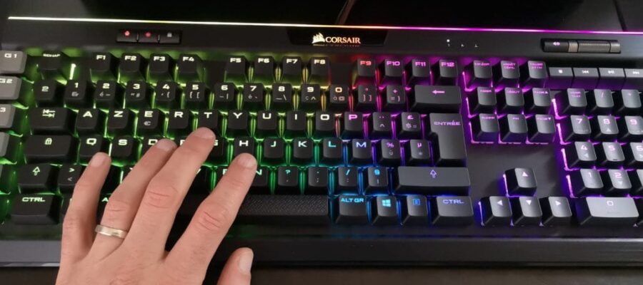 Prueba el reproductor de música Corsair K95 RGB Platinum Cherry MX Speed