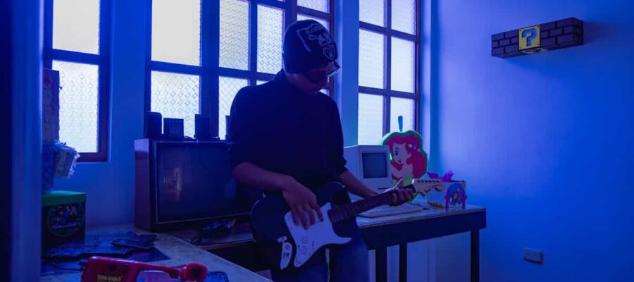 Descubre el fascinante mundo de los jugadores profesionales, donde se unen la pasión, el talento y la estrategia. Sumérgete en las competiciones, consejos y técnicas de los mejores jugadores para alcanzar las alturas del mundo de los videojuegos.