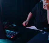 Jugadores profesionales: ¿héroes ocultos 🎮✨ o sombras de la fama?