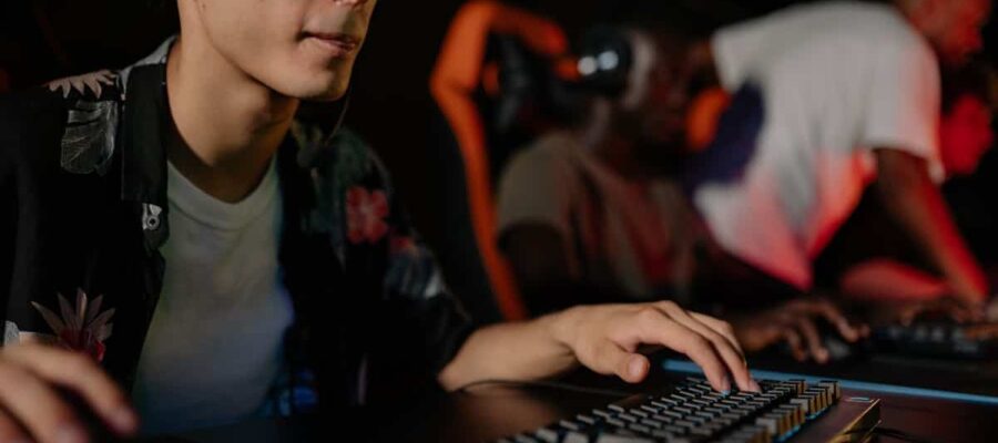 Descubra las leyendas de los juegos profesionales, la plataforma definitiva dedicada a los entusiastas de los videojuegos y los deportes electrónicos. Únase a una comunidad dinámica, siga las últimas noticias, aprenda estrategias ganadoras e inspírese con los viajes de los mejores jugadores profesionales.