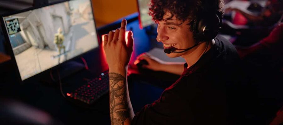 Descubra el fascinante mundo de los jugadores profesionales, donde la pasión por el juego se une al profesionalismo. Siga a los mejores equipos y jugadores, explore estrategias ganadoras y sumérjase en las últimas noticias sobre competiciones de deportes electrónicos. Ya seas un jugador o un fanático, aquí encontrarás todo lo que necesitas saber sobre el mundo de los juegos profesionales.